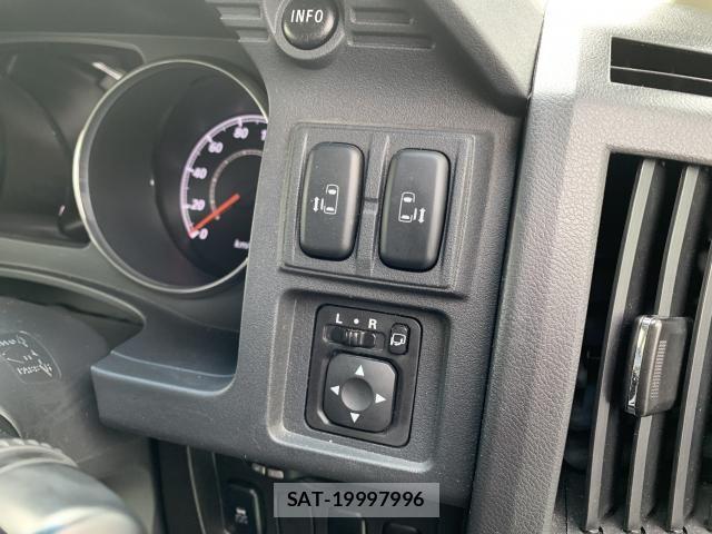 Mitsubishi DELICA 2019-05 7217528-4