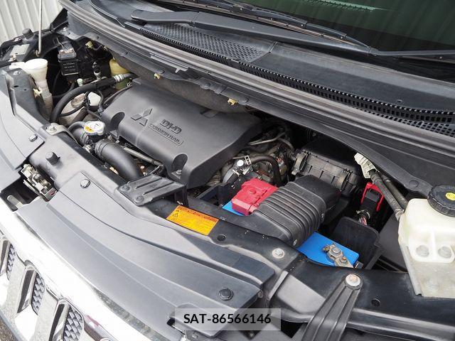 Mitsubishi DELICA 2013-02 7217511-19
