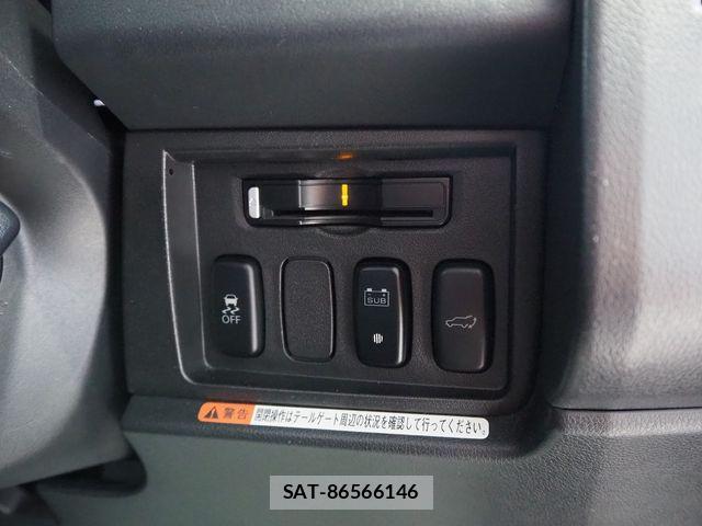 Mitsubishi DELICA 2013-02 7217511-28