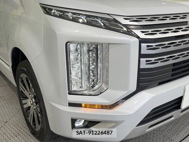 Mitsubishi DELICA 2023-09 7217554-13