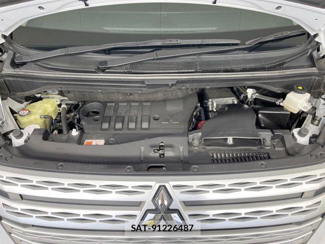Mitsubishi DELICA 2023-09 7217554-17