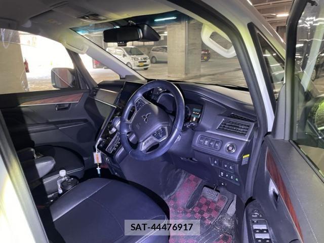 Mitsubishi DELICA 2022-06 7217544-9