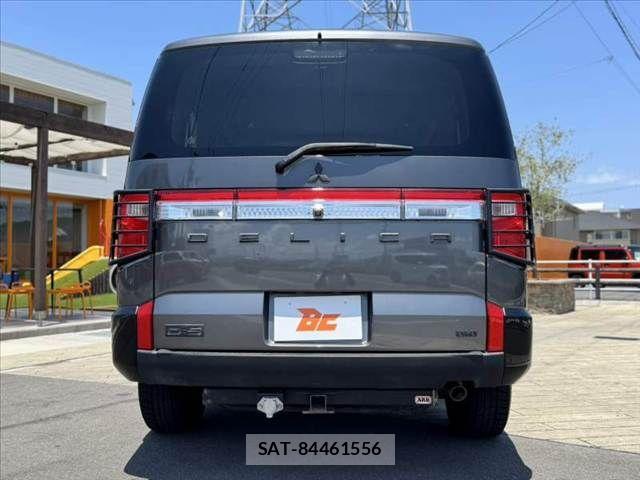 Mitsubishi DELICA 2019-10 7217536-13