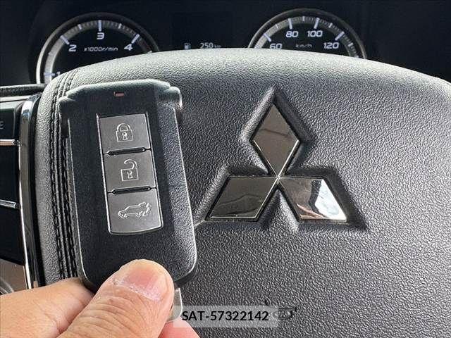 Mitsubishi DELICA 2021-10 7217551-6