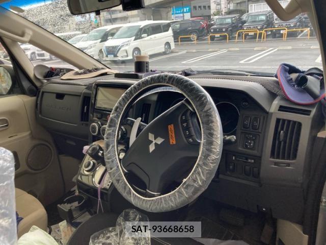 Mitsubishi DELICA 2015-12 7217512-11