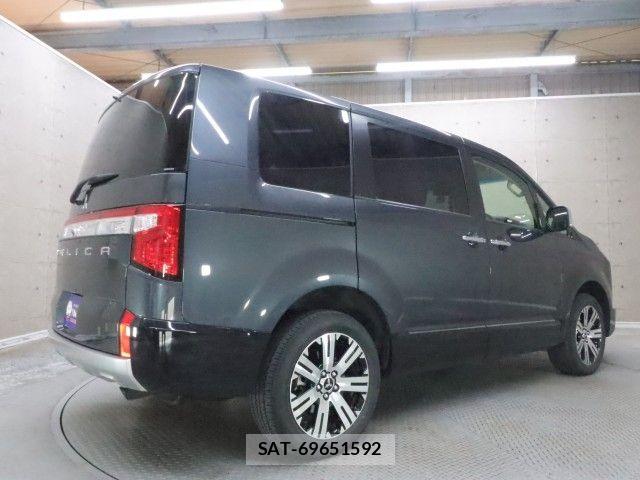 Mitsubishi DELICA 2022-10 7217557-1