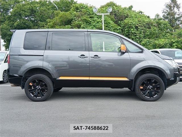 Mitsubishi DELICA 2018-09 7217521-8