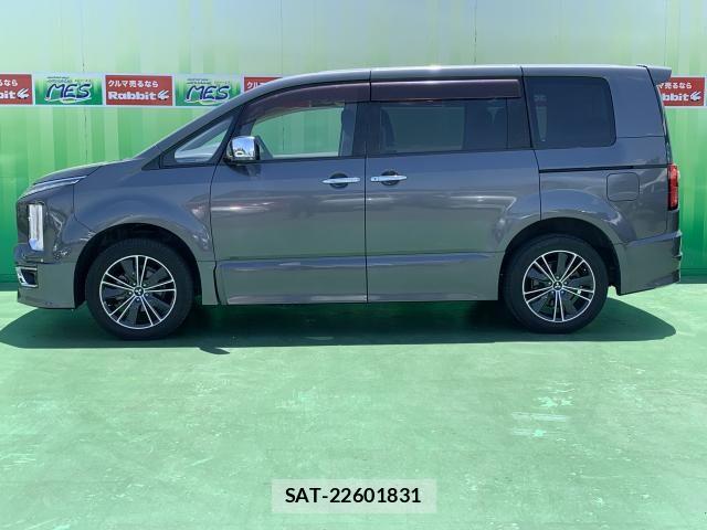 Mitsubishi DELICA 2019-03 7217520-1