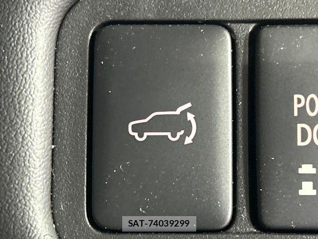 Mitsubishi DELICA 2024-09 7217582-8