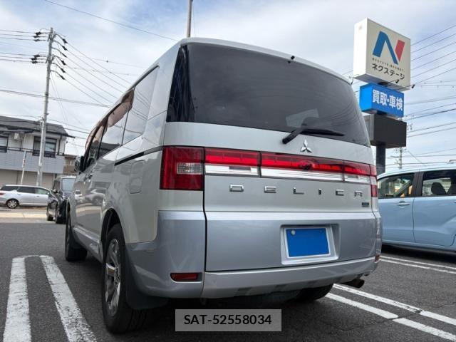 Mitsubishi DELICA 2014-03 7217504-7