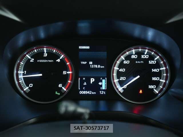 Mitsubishi DELICA 2024-10 7217593-12