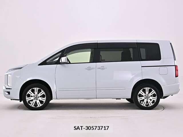 Mitsubishi DELICA 2024-10 7217593-2