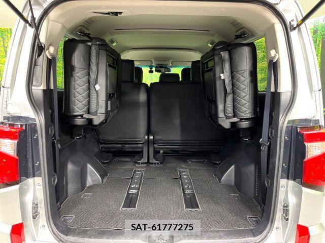 Mitsubishi DELICA 2024-08 7250502-10