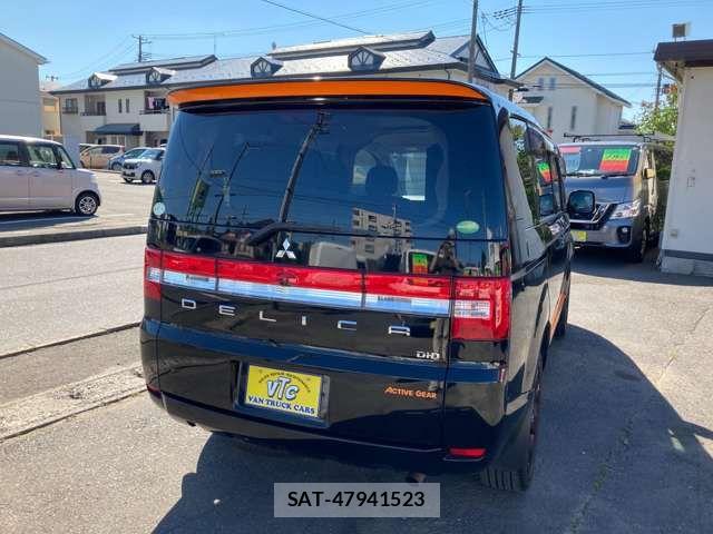 Mitsubishi DELICA 2017-11 7250525-10