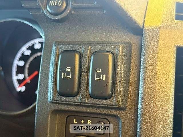 Mitsubishi DELICA 2013-01 7250528-6