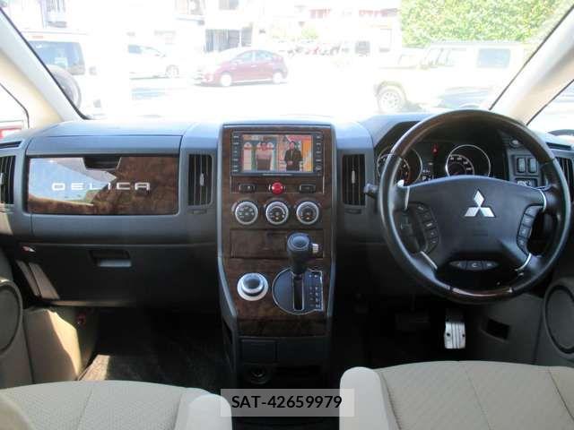 Mitsubishi DELICA 2012-01 7250526-1
