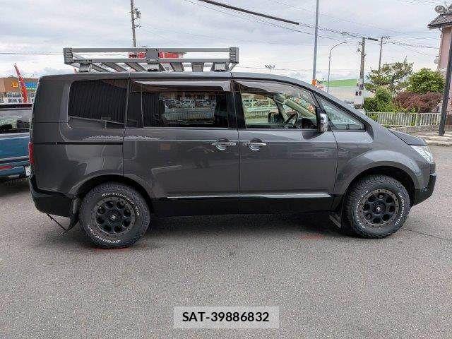 Mitsubishi DELICA 2018-12 7271823-17