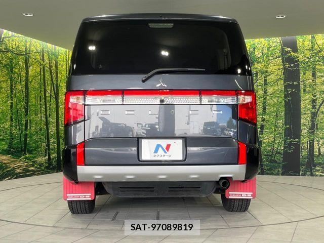 Mitsubishi DELICA 2022-08 7271819-14