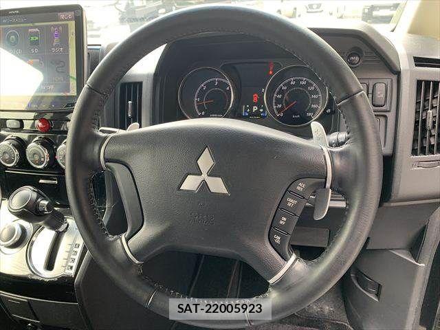 Mitsubishi DELICA 2018-09 7271821-11