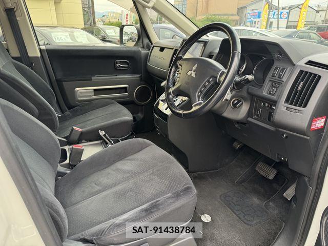 Mitsubishi DELICA 2018-04 7326752-19