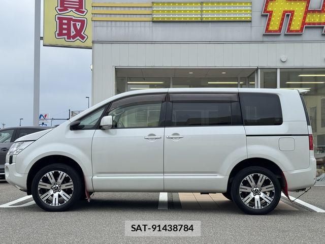 Mitsubishi DELICA 2018-04 7326752-8