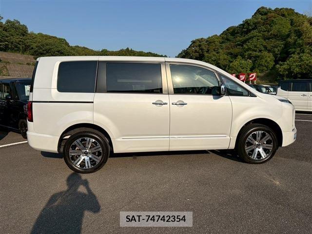 Mitsubishi DELICA 2025-01 7326731-9