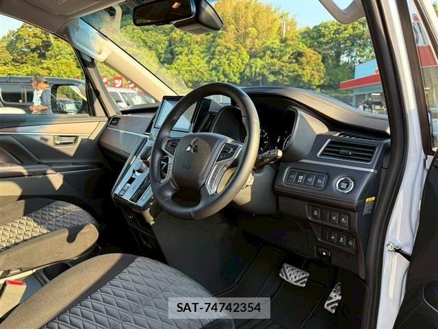 Mitsubishi DELICA 2025-01 7326731-12
