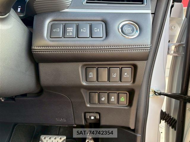 Mitsubishi DELICA 2025-01 7326731-29