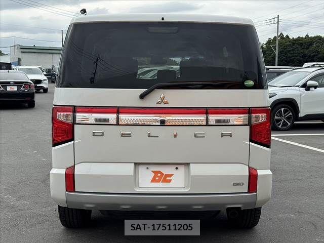 Mitsubishi DELICA 2019-03 7326740-13