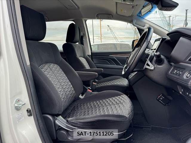 Mitsubishi DELICA 2019-03 7326740-15