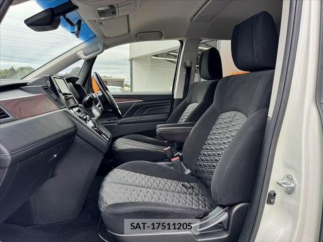 Mitsubishi DELICA 2019-03 7326740-16
