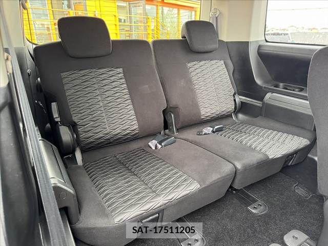 Mitsubishi DELICA 2019-03 7326740-20