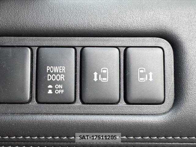 Mitsubishi DELICA 2019-03 7326740-5