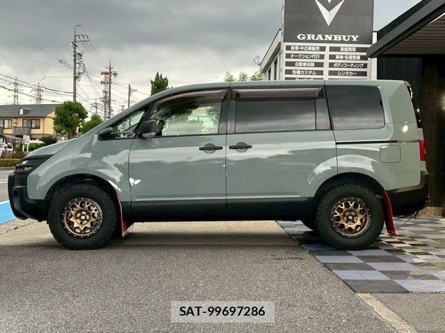 Mitsubishi DELICA 2011-12 7357548-12