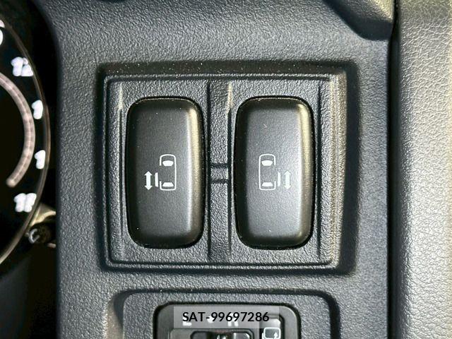 Mitsubishi DELICA 2011-12 7357548-2