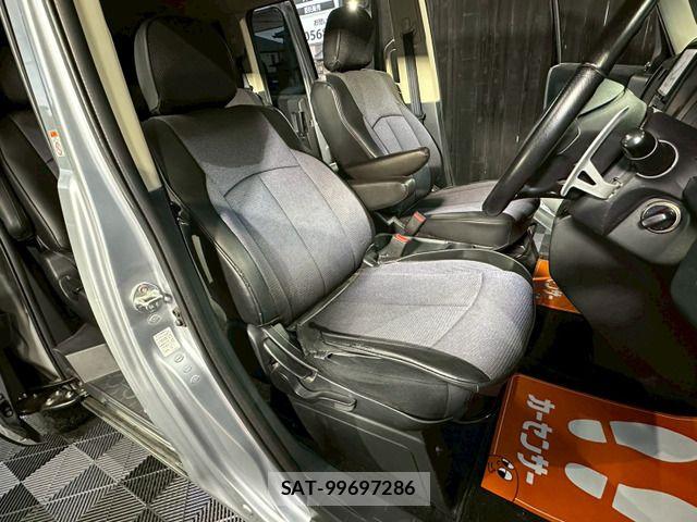 Mitsubishi DELICA 2011-12 7357548-5