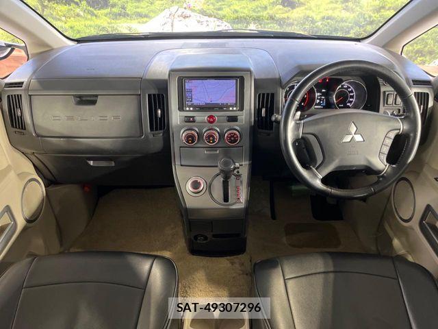 Mitsubishi DELICA 2013-12 7357545-1