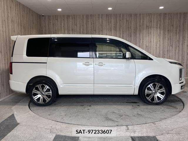 Mitsubishi DELICA 2019-08 7357541-16