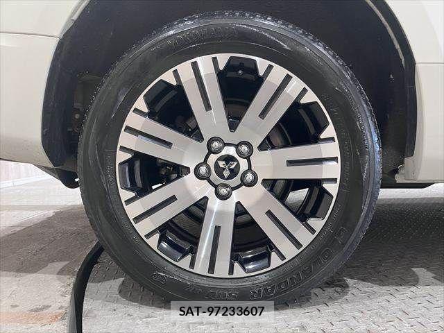 Mitsubishi DELICA 2019-08 7357541-27