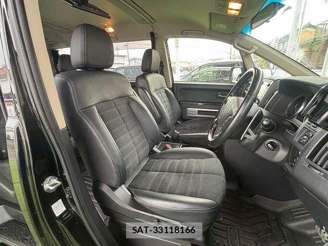 Mitsubishi DELICA 2018-01 7357542-11