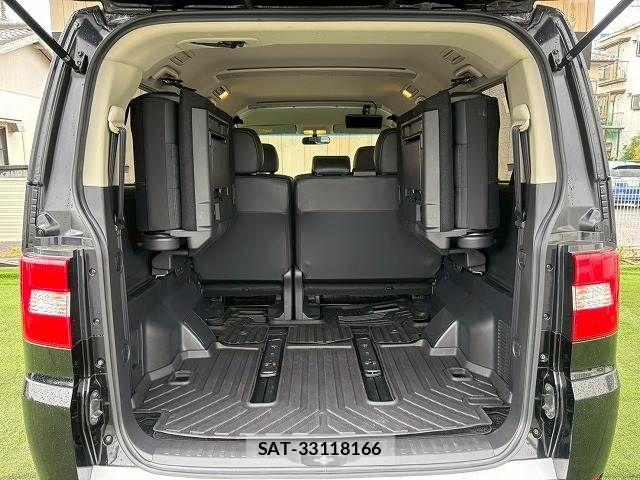 Mitsubishi DELICA 2018-01 7357542-14