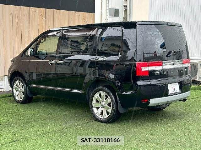 Mitsubishi DELICA 2018-01 7357542-15