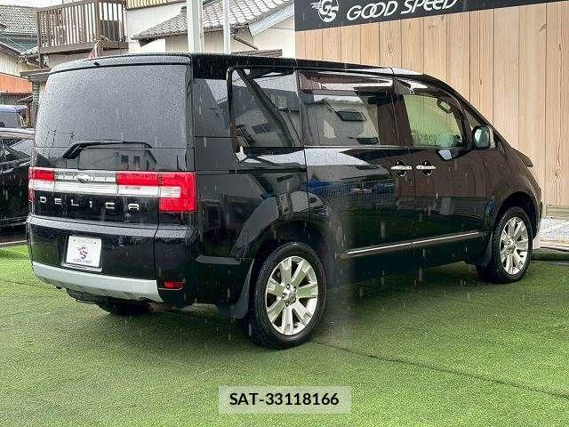 Mitsubishi DELICA 2018-01 7357542-16
