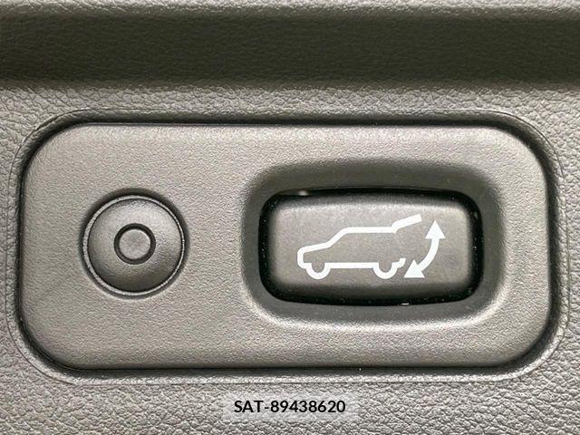 Mitsubishi DELICA 2023-02 7391934-5