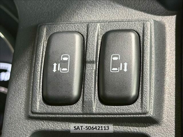 Mitsubishi DELICA 2017-05 7391949-24