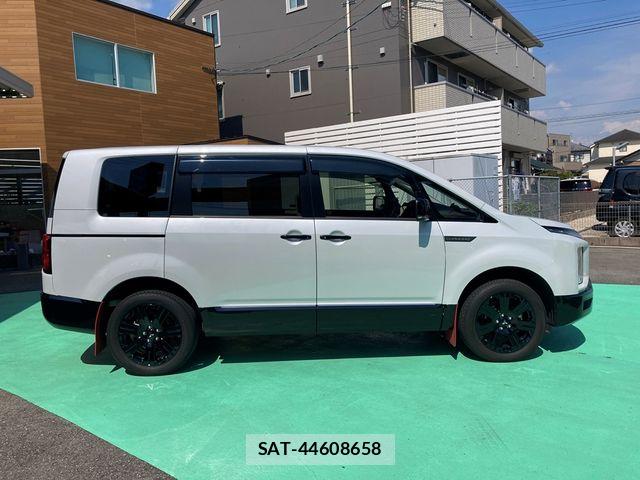 Mitsubishi DELICA 2024-02 7453982-3