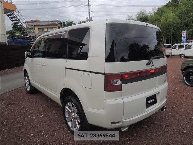 Mitsubishi DELICA 2011-03 7454007-13