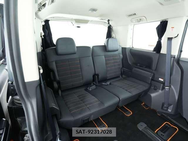 Mitsubishi DELICA 2018-09 7453996-13