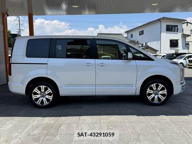 Mitsubishi DELICA 2022-08 7453995-10