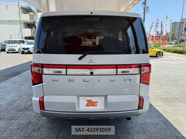 Mitsubishi DELICA 2022-08 7453995-13